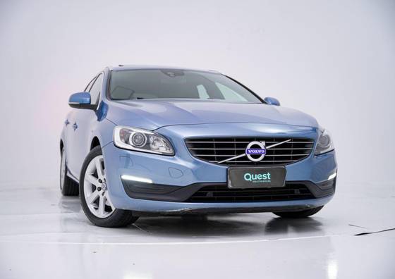 VOLVO V60 2.0 T4 MOMENTUM GASOLINA 4P AUTOMÁTICO VOLVO V60 2.0 T4 MOMENTUM GASOLINA 4P AUTOMÁTICO